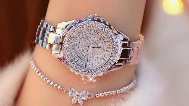 Mặt kính Mineral có khả năng chống trầy xước tốt