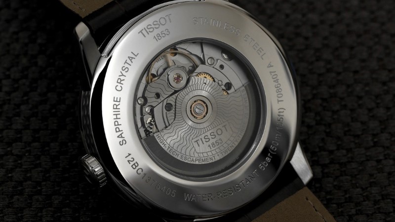 Cái tên Powermatic 80 có ý nghĩa là bộ máy cơ tự động mạnh mẽ, khả năng trữ cót 80 giờ